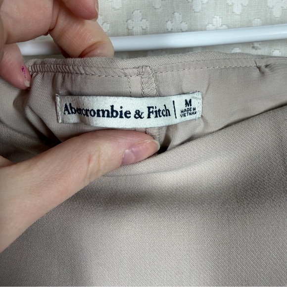 Abercrombie & Fitch Cream‎ Micro Pleated Low Rise Skort - Picture 4 of 5